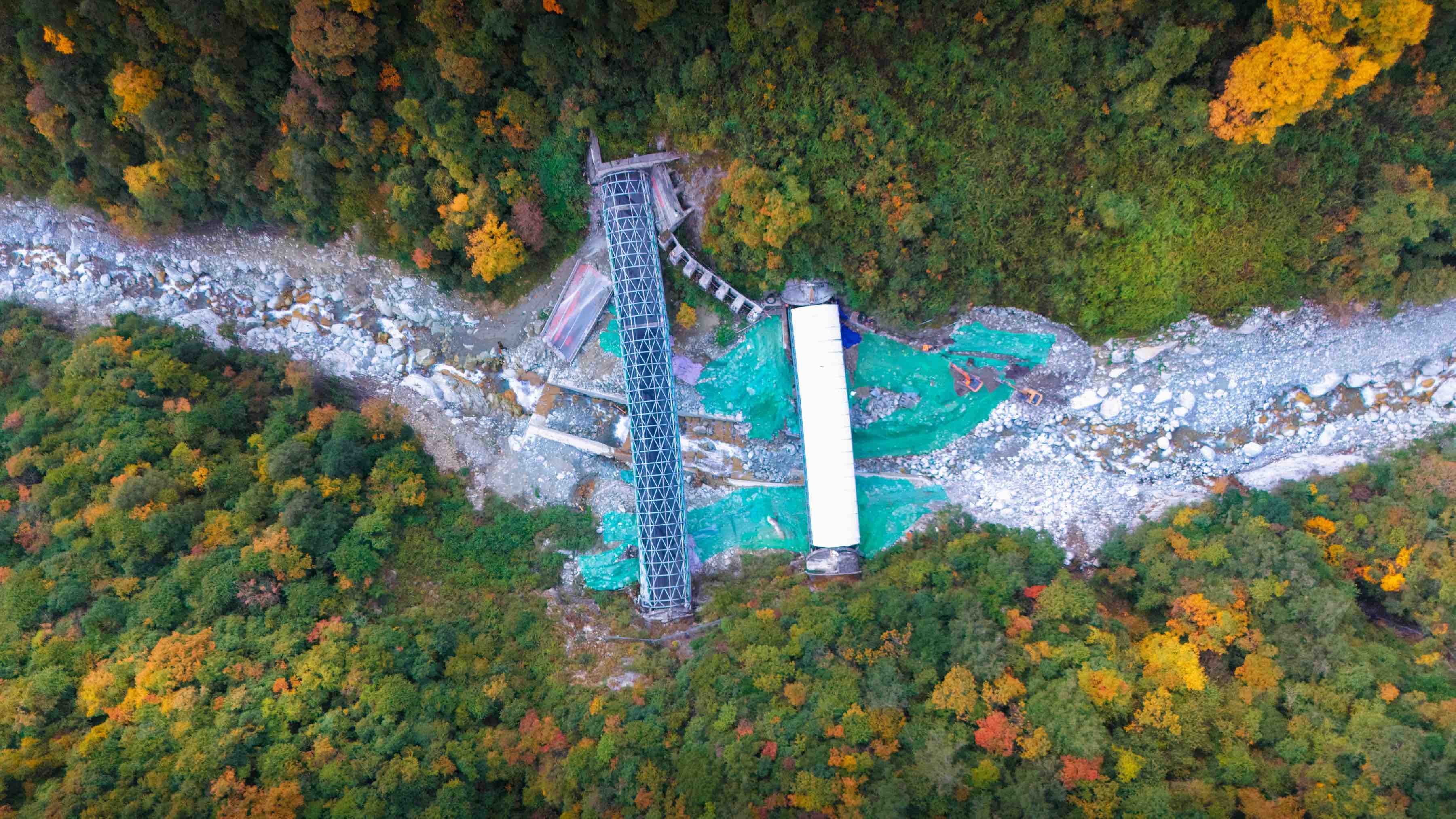 历经99天重建 雅康高速日地沟大桥恢复双向通车