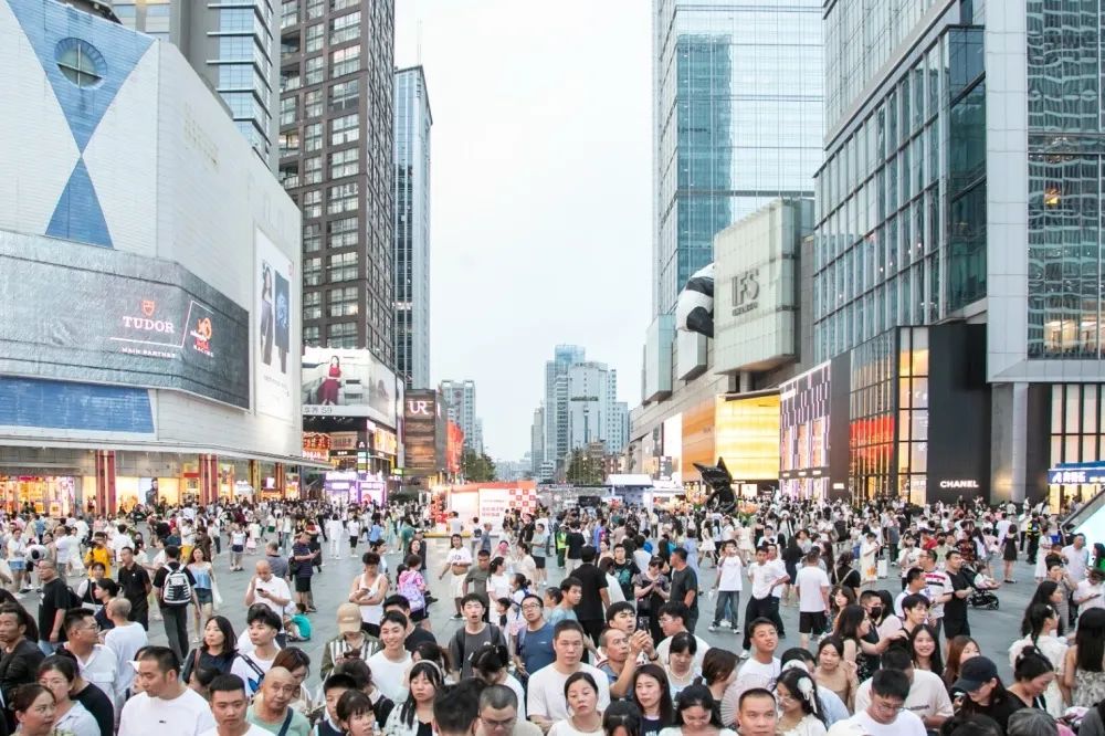 四川需要更大更强的成都