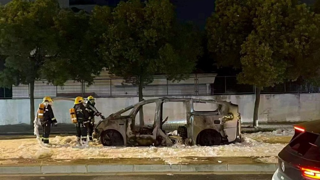 理想汽车回应MEGA起火事故：驾乘人员全部安全离车，积极配合消防部门调查