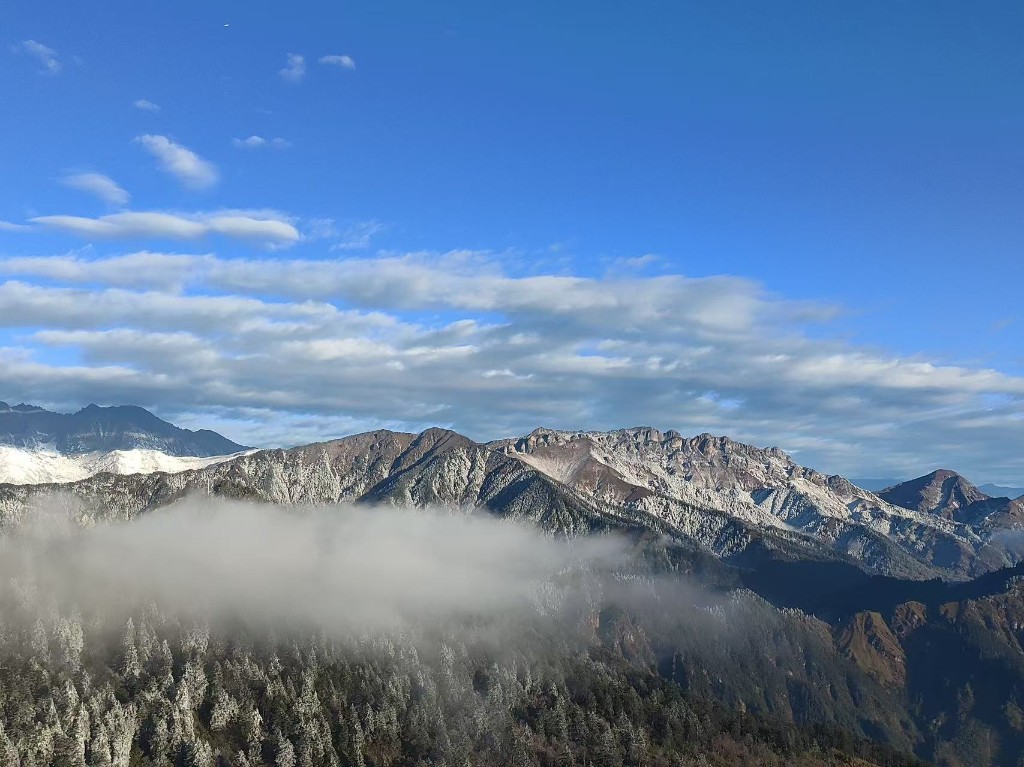 秋假期间西岭雪山“教育+文旅”玩法火出圈
