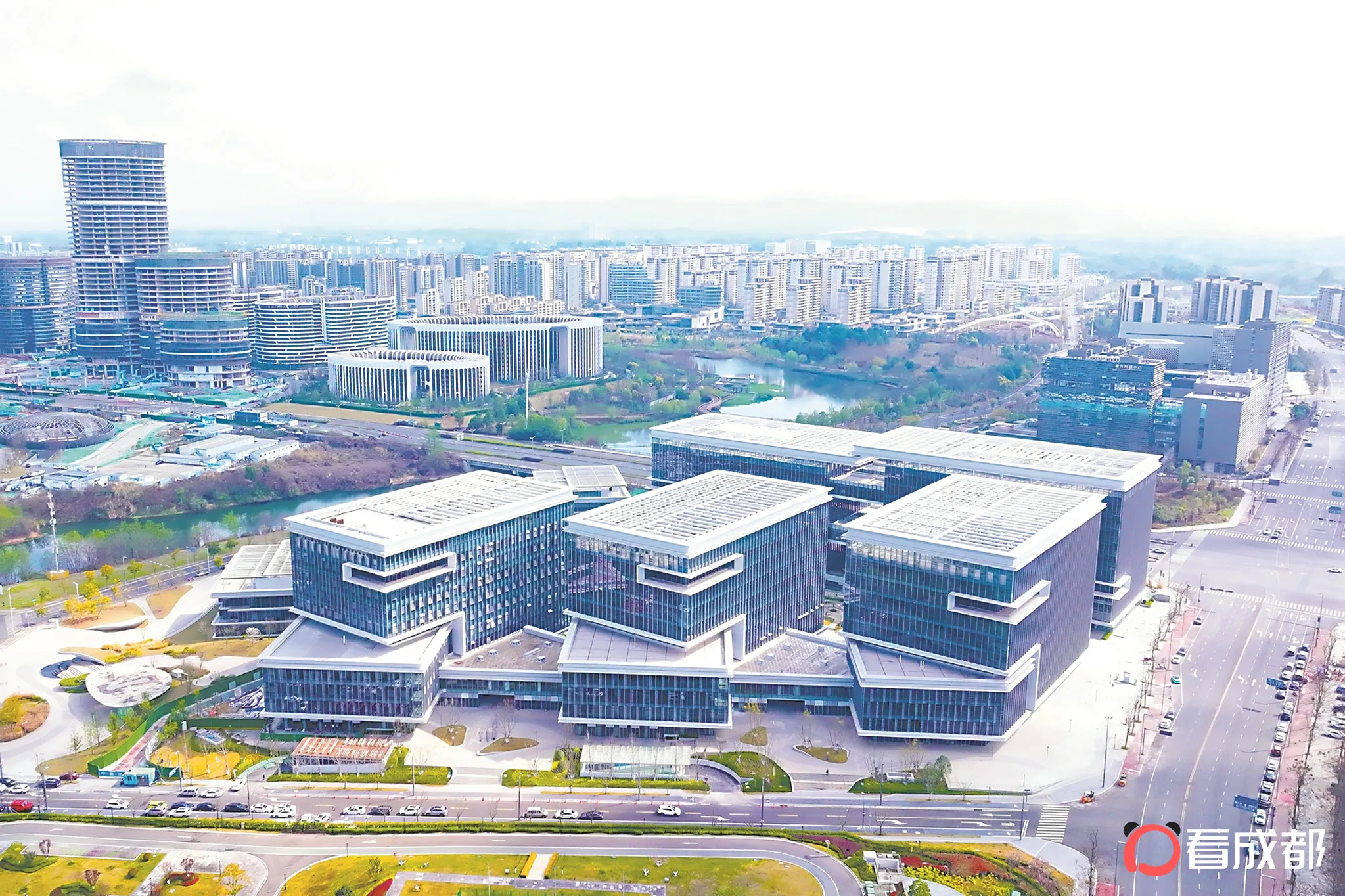 助推重点产业链“补空白、强弱项、国产自主” 重点项目落地提速 形成产业集聚新动能