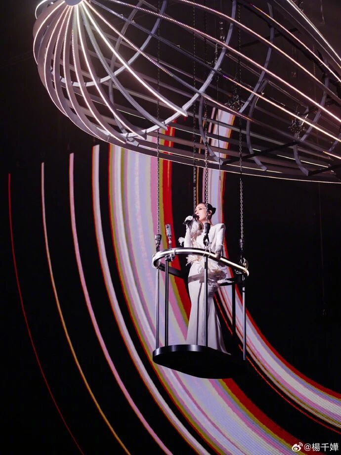 这阵容真的顶 成都演唱会太火了！